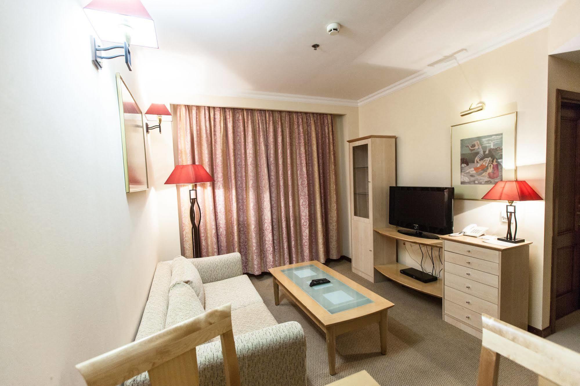 Chagala Atyrau Hotel Luaran gambar