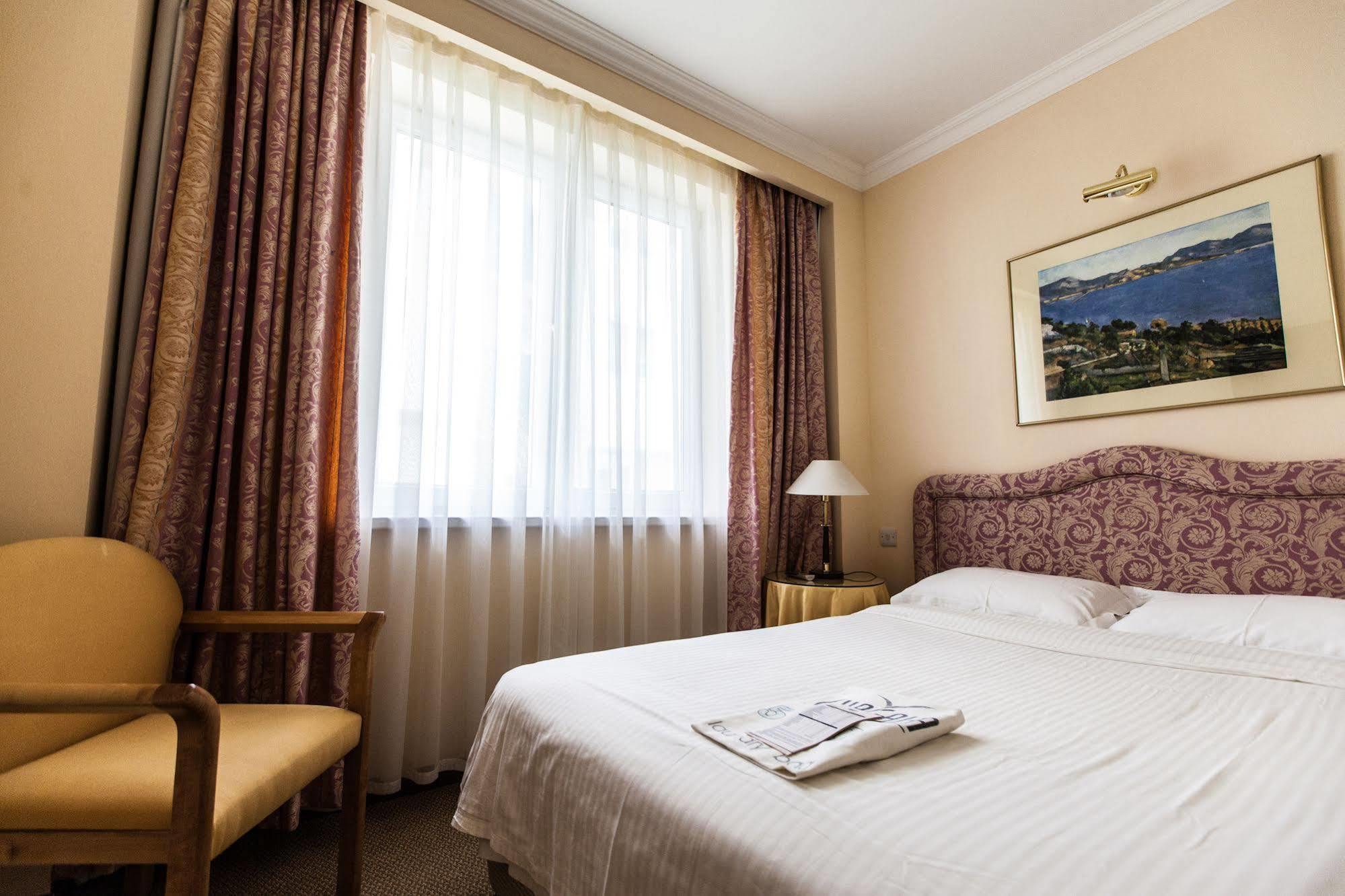 Chagala Atyrau Hotel Luaran gambar